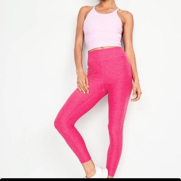 - NWT OLD NAVY Extra High-Waisted Cloud+ 7/8 Leggings: Color: Berry Fine L… - Picture 3 of 7
